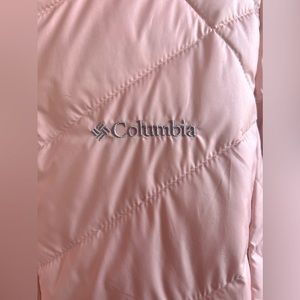 Women’s Columbia Puffer Jacket light pink!